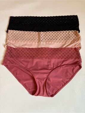 Set of three Vince Camuto panties